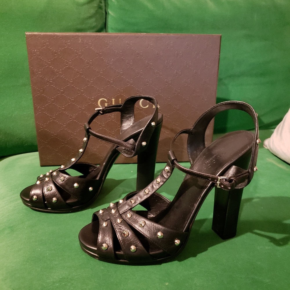 Black Gucci Studded pumps